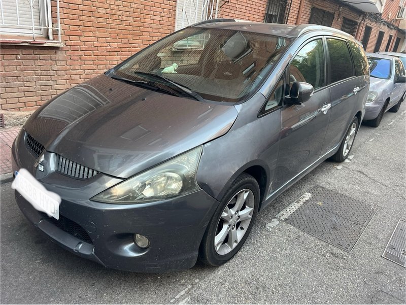 Mitsubishi Grandis 2008 - foto 1