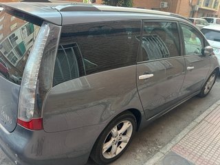 Mitsubishi Grandis 2008