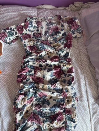 Vestido flores Stradivarius
