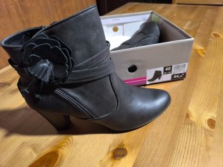 Botines Clave grises talla 40 nuevos
