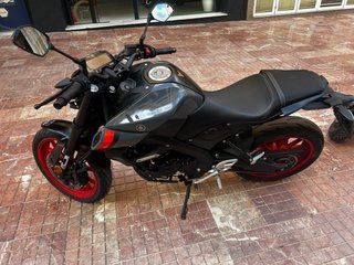 Yamaha MT-125 Negra y Roja