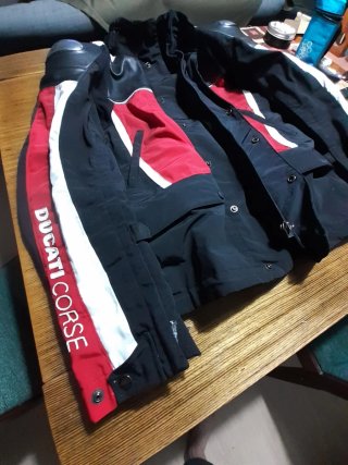 Chaqueta Ducati