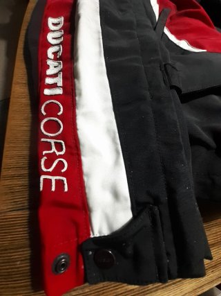Chaqueta Ducati