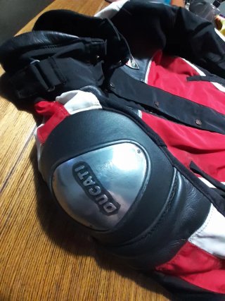 Chaqueta Ducati