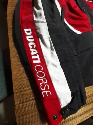 Chaqueta Ducati