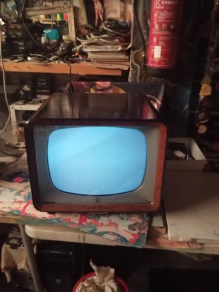 Televisor Antiguo Madera y Negro