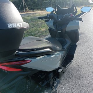 Honda Forza 350 - Scooter Maxi Automático