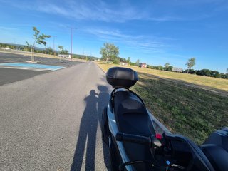 Honda Forza 350 - Scooter Maxi Automático