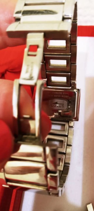 Reloj Lotus Mujer Rojo y Plateado