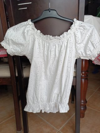 Camiseta Kiabi blanca bordada talla S