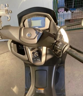 Yamaha NMAX Scooter Automática