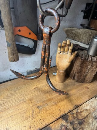 Gancho antiguo de pozo