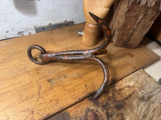 Gancho antiguo de pozo