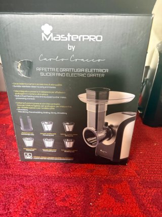Affetta e grattugia elettrica MasterPRO