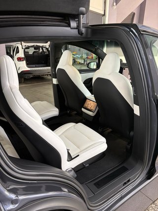 Tesla Model X Plaid 2022