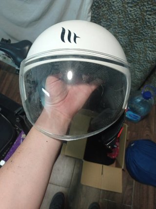 Casco de moto blanco