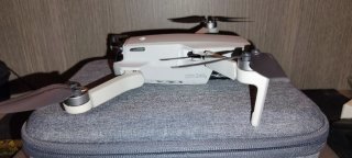 DJI Mini Combo Drone + Controller + Batteria