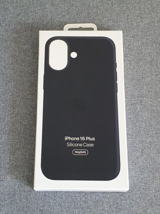 Funda iPhone 16 Plus Silicona MagSafe Negra