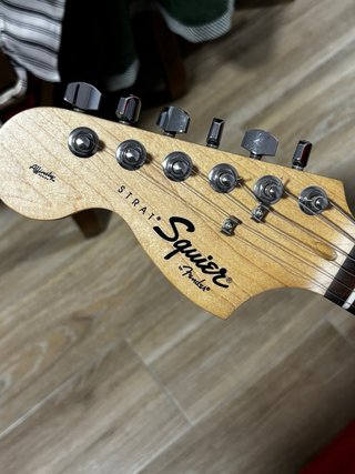 Guitarra Eléctrica Stratocaster Squier para zurdos