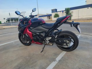 Suzuki GSX-S1000F Negra/Roja