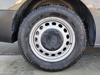 Peugeot Expert 2.0 BLUEHDI 145 S&S STANDARD 4P 8 PLAZAS (GANCHO REMOLQUE)