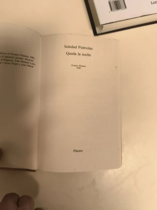Queda la noche. Premio Planeta 1989.