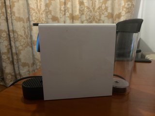 Cafetera Nespresso Krups Essenza Mini