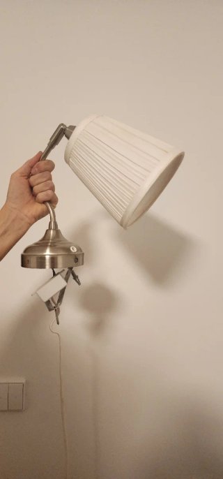 Lamparita de pared plata y tela