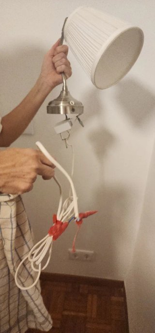 Lamparita de pared plata y tela
