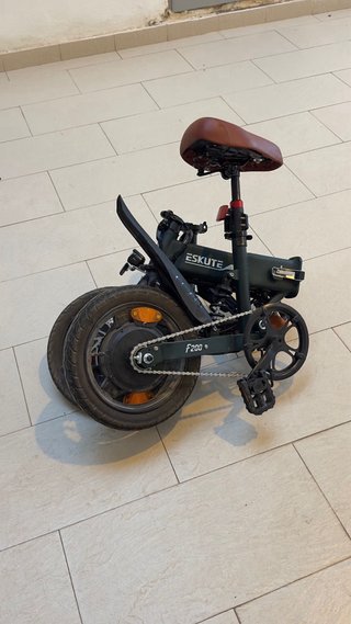 Bicicleta electrica plegable (Eskute f200)