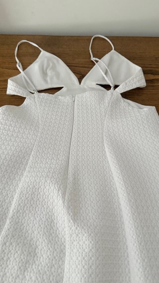 Vestido Zara blanco de tejido texturizado