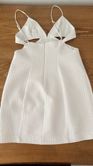 Vestido Zara blanco de tejido texturizado
