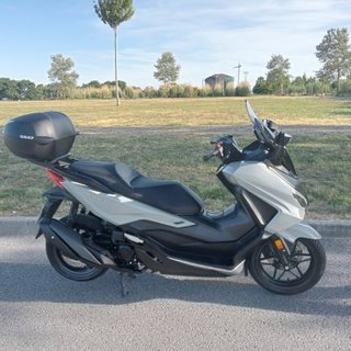 Honda Forza 350 Plata/Blanca