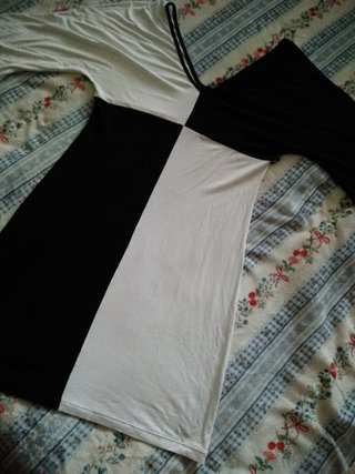 Vestido preto e branco