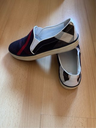 Mocasines Burberry Azul y Rojo