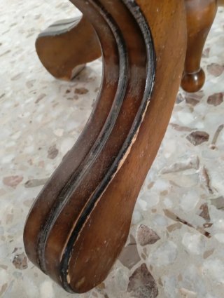 Mesa de comedor ovalada de madera antigua