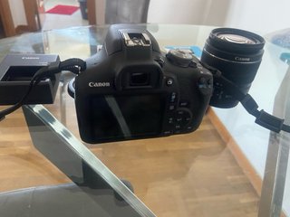 Cámara Canon EOS 2000D + Accesorios nva a estrenar