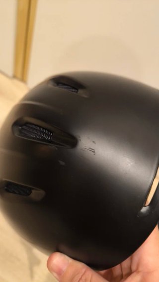 Casco de esquí negro marca GIRO modelo BEVEL. M