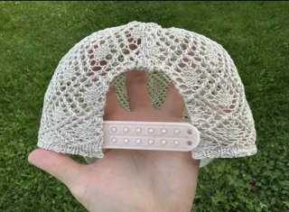 Gorra beige mujer con hilo de lúrex