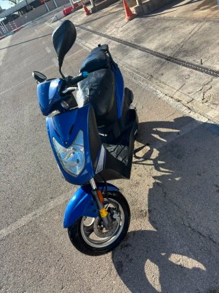 Moto Kymco 49cc Scooter Automática