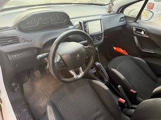 Peugeot 208 2015