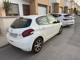 Peugeot 208 2015