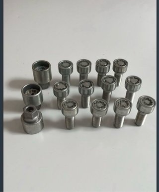Tornillos ANTIRROBO VW GOLF AUDI Q5 SEAT VW T5T6.1