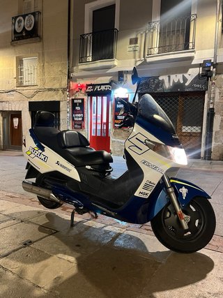 Suzuki Burgman 400 Maxi Scooter