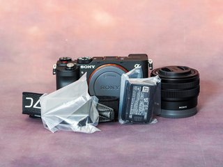 Sony A7C Cámara + FE 28-60mm (0 disparos)