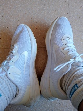Zapatillas Nike Clásicas Beige/Blanco