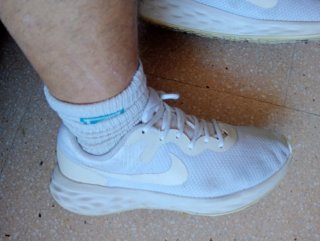 Zapatillas Nike Clásicas Beige/Blanco