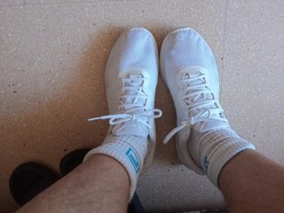 Zapatillas Nike Clásicas Beige/Blanco