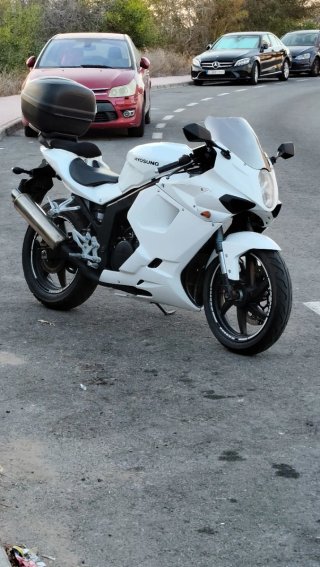 Hyosung GT 125 R