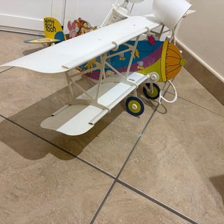 Lámpara infantil Winnie the Pooh avión